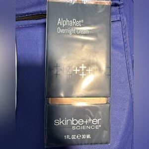 Full size 1 oz Skinbetter science AlphaRet overnight cream